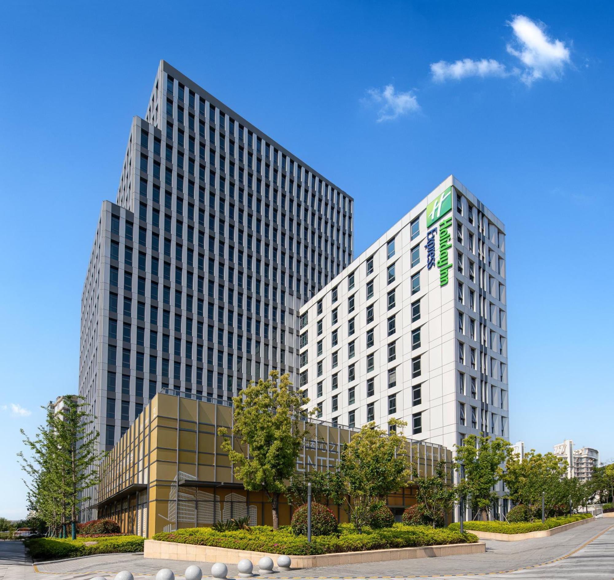 Holiday Inn Express Changfeng Park Shanghai Exteriör bild